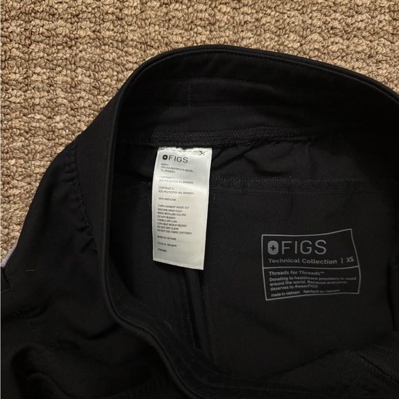 FIGS bundle — XXS Rafaela top and XS Isabel high waisted pant RESERVED - Picture 4 of 10